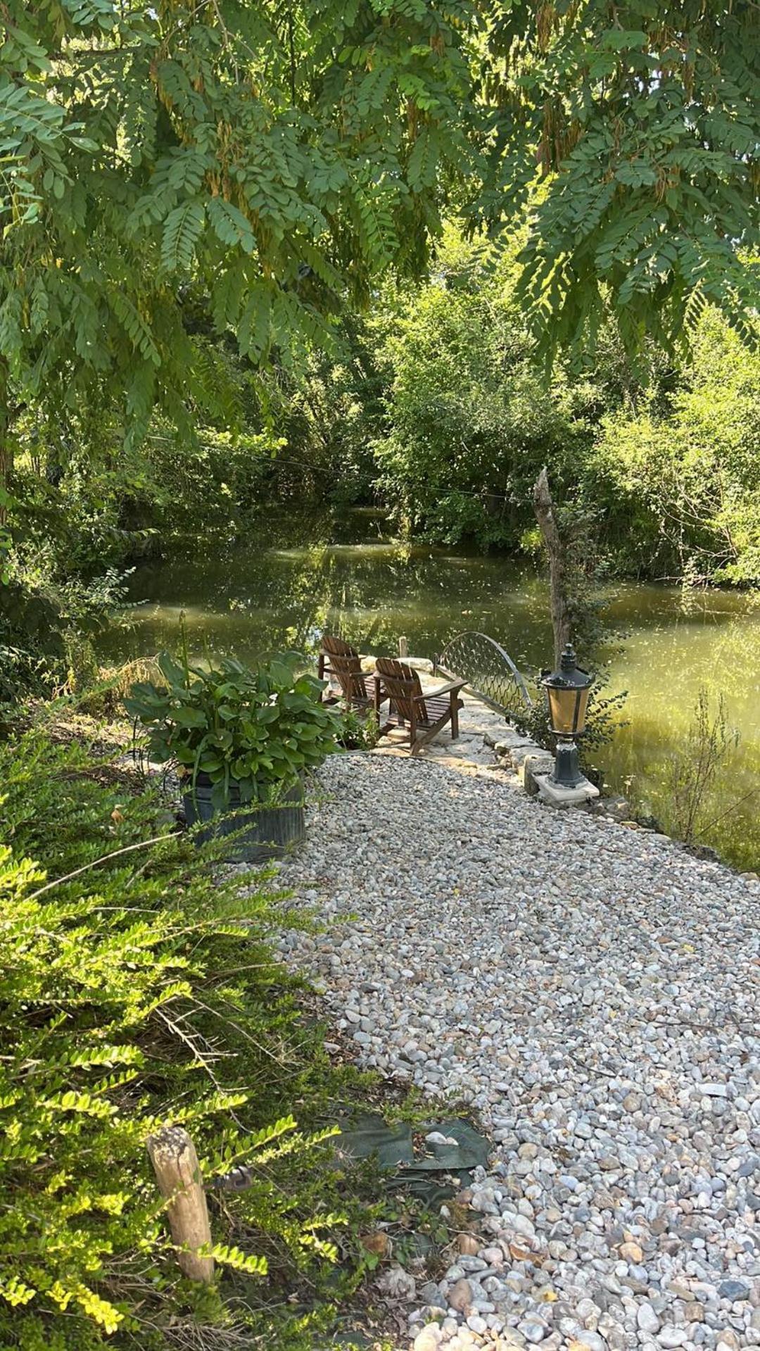 En Bord De Riviere Apartment Casseneuil Luaran gambar